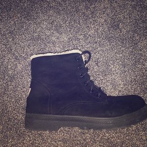 Black SnowBoots